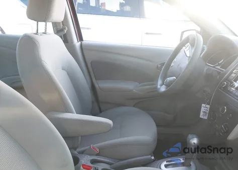 2015 Nissan Versa 1.6 Sv z USA, uszkodzony, nr VIN 3N1CN7AP8FL818156